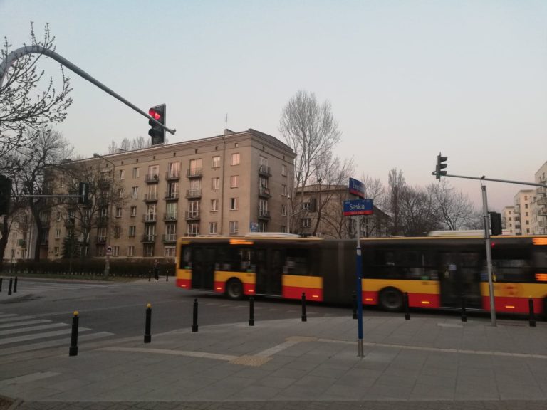 Boże Ciało. Świąteczne rozkłady jazdy, utrudnienia