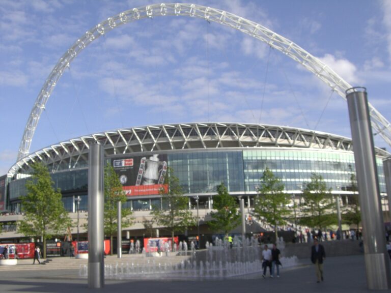 Grają aż w 11 krajach  Początek w Rzymie, finisz na Wembley